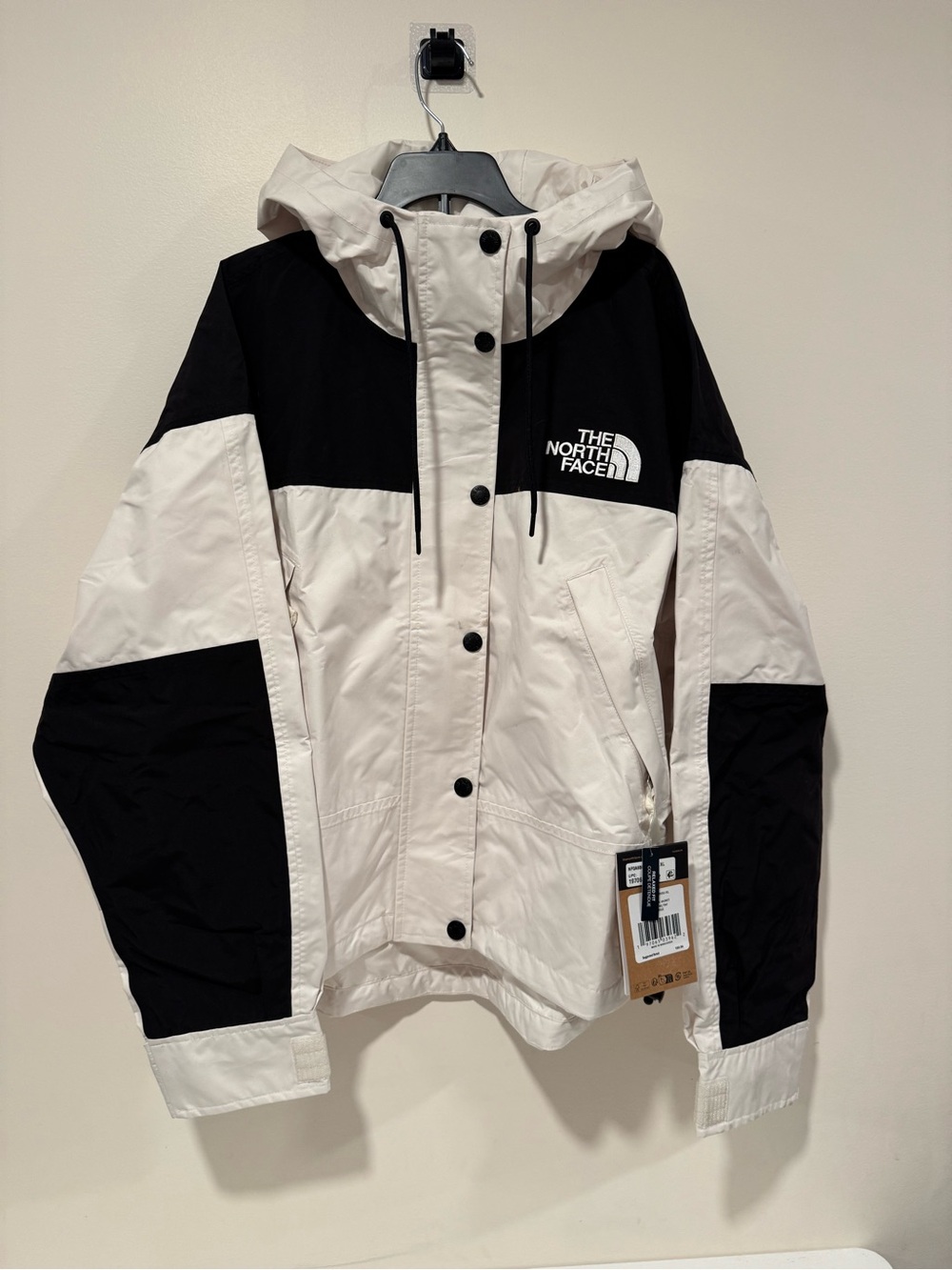The North Face Reign On Jacket Women’s XL White Dune NWT Rain Jacket
